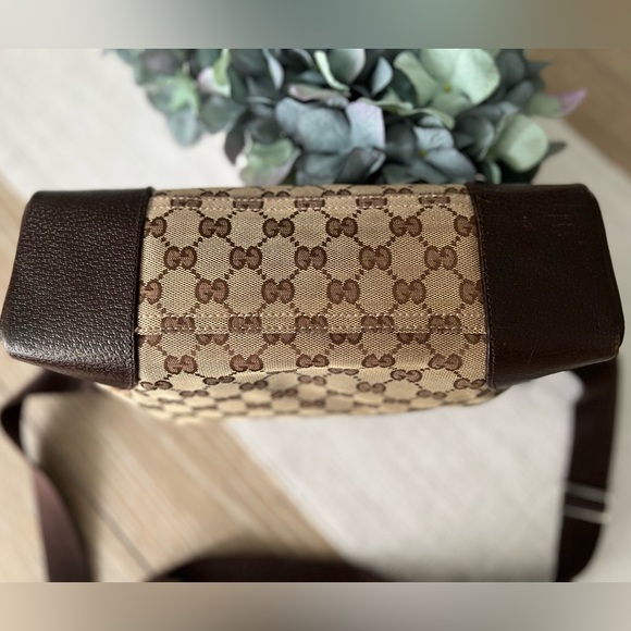 Gucci Brown and Tan Monogram Crossbody canvas and leather Bag and Dust bag GUC - Picture 6 of 14